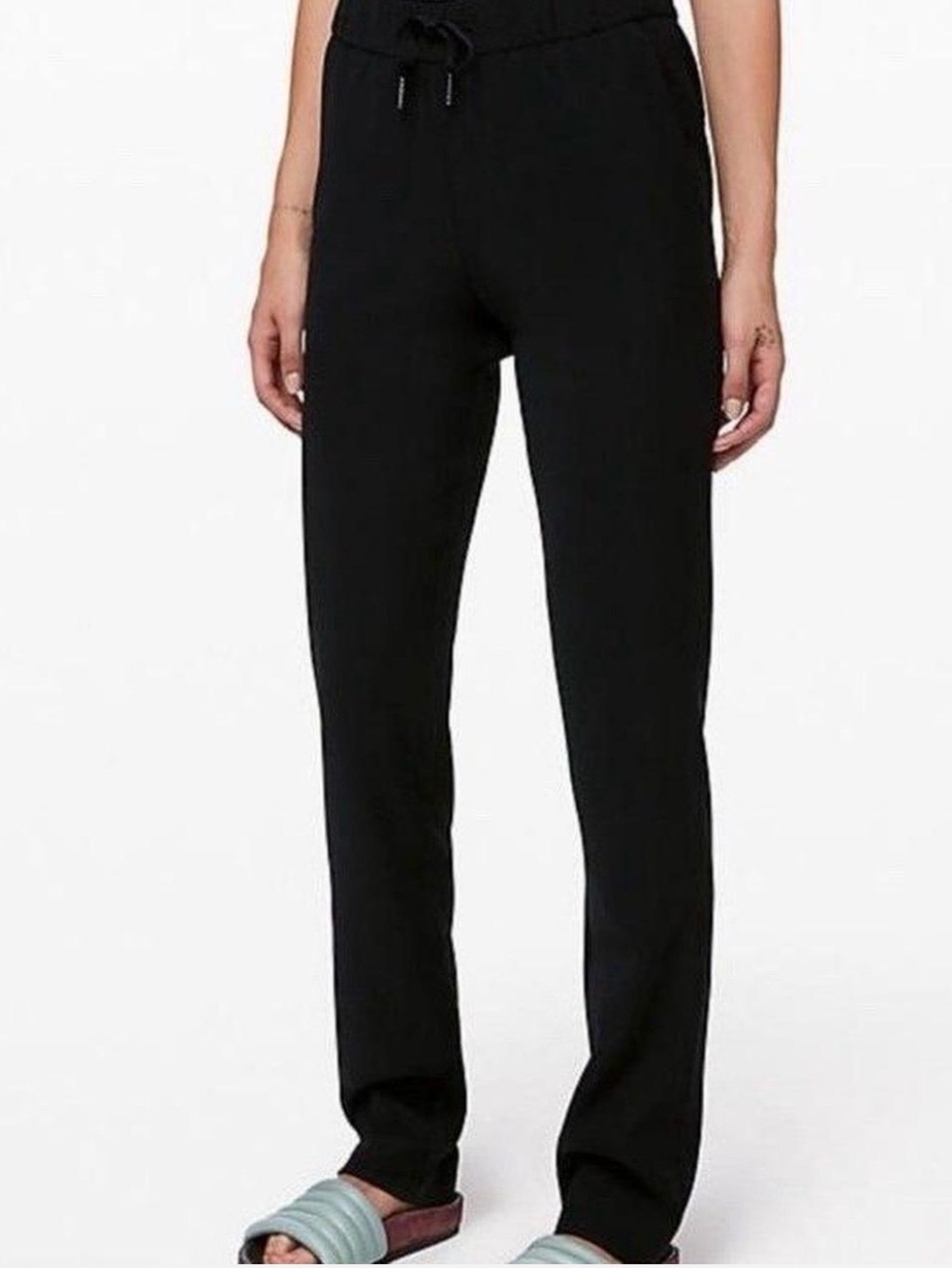 NWT Lululemon on the fly full length pants, size 6